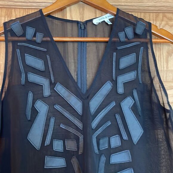 ROBBI & NIKKI Asymmetrical Sheer Top - Picture 6 of 11